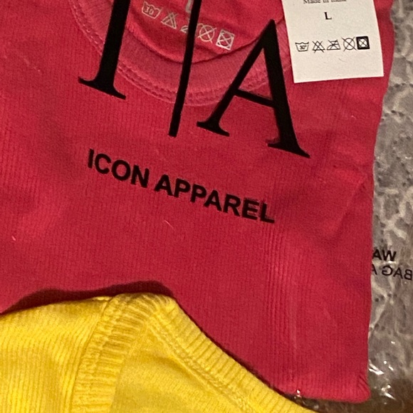 Bundle of tank tops - Picture 2 of 7